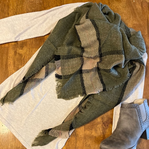 NWT Plaid Blanket Scarf Wrap - Picture 16 of 16